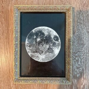 Moon print in gold 5 x 7 frame
Great condition